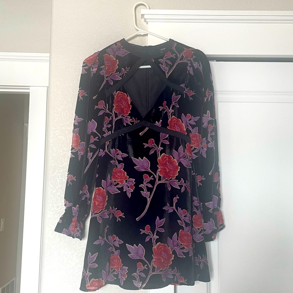 NWOT velvet floral mini dress- Size S